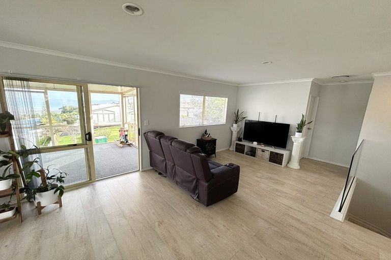 Photo of property in 49a Everard Avenue, Army Bay, Whangaparaoa, 0930