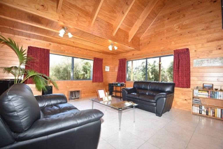 Photo of property in 75 Costley Street West, Carterton, 5713