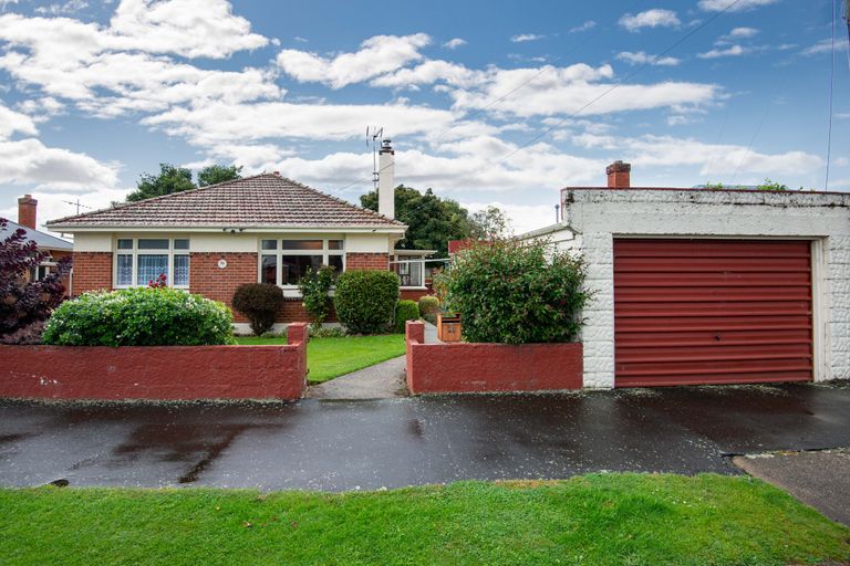 Photo of property in 16 Argyle Street, Mosgiel, 9024
