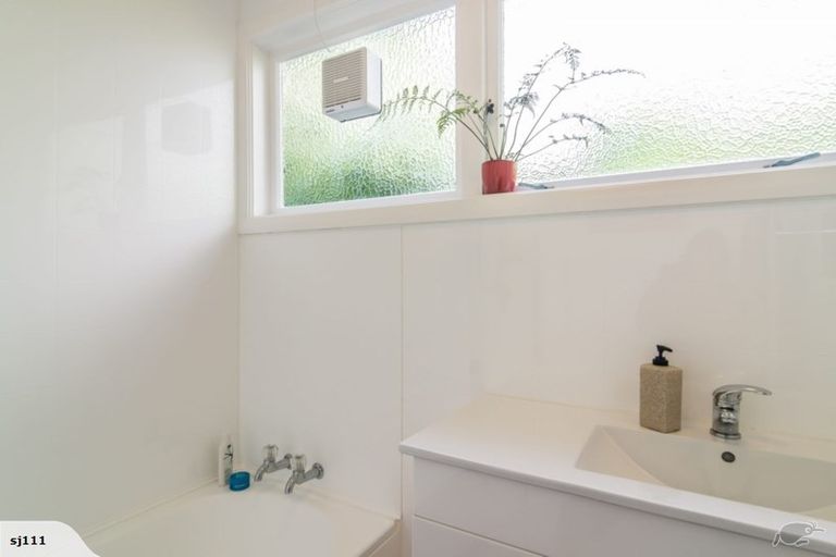 Photo of property in 4 Cardrona Way, Karori, Wellington, 6012