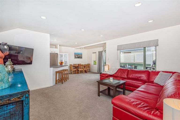 Photo of property in 2/770 Beach Road, Browns Bay, Auckland, 0630