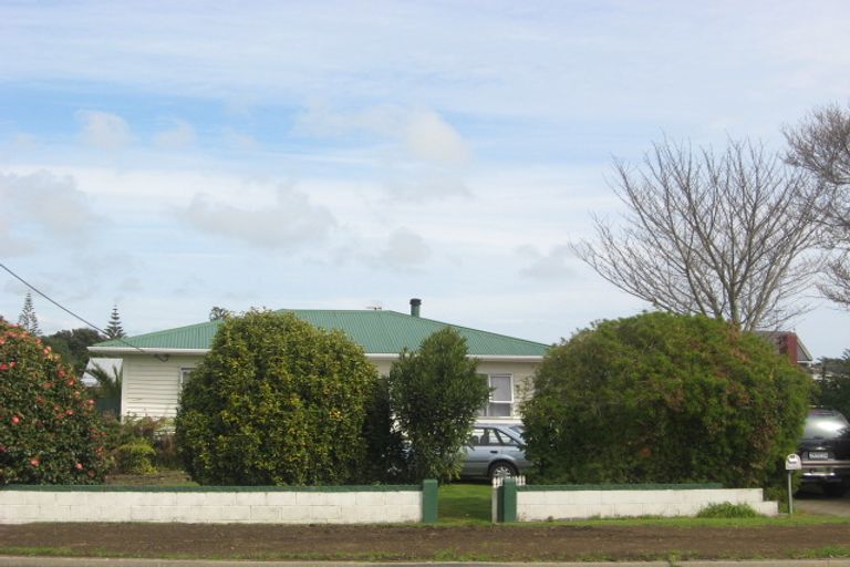Photo of property in 65 Leslie Street, Waitara, 4320