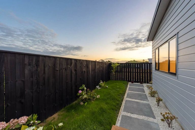 Photo of property in 90 Huanui Drive, Wainui, 0992