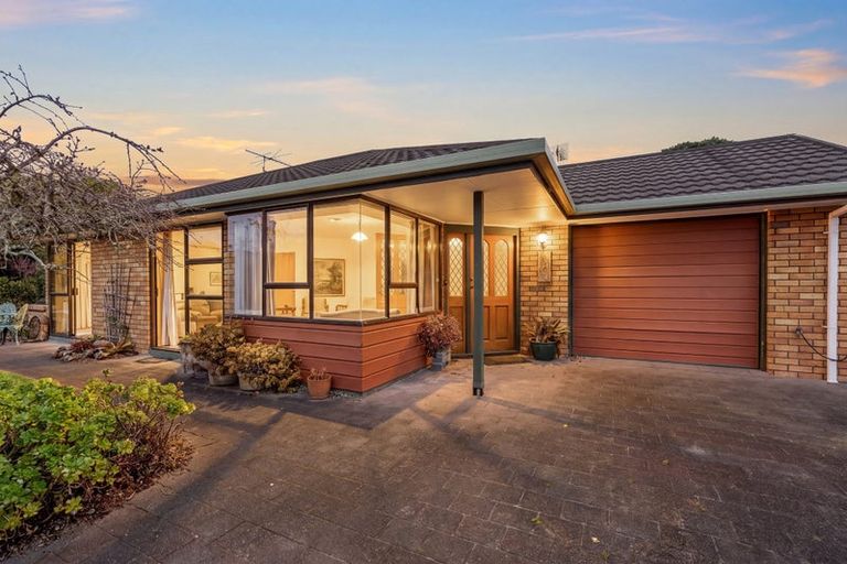 Photo of property in 21b Settlers Grove, Orewa, 0931
