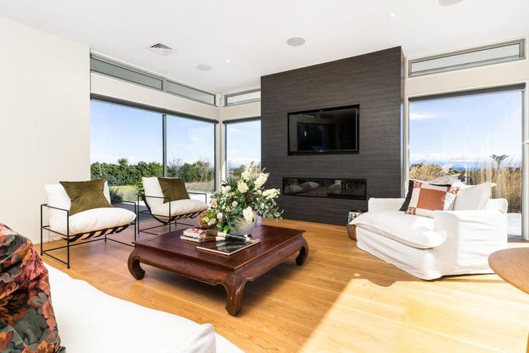 Photo of property in 2 Aglaia Place, Cracroft, Christchurch, 8022