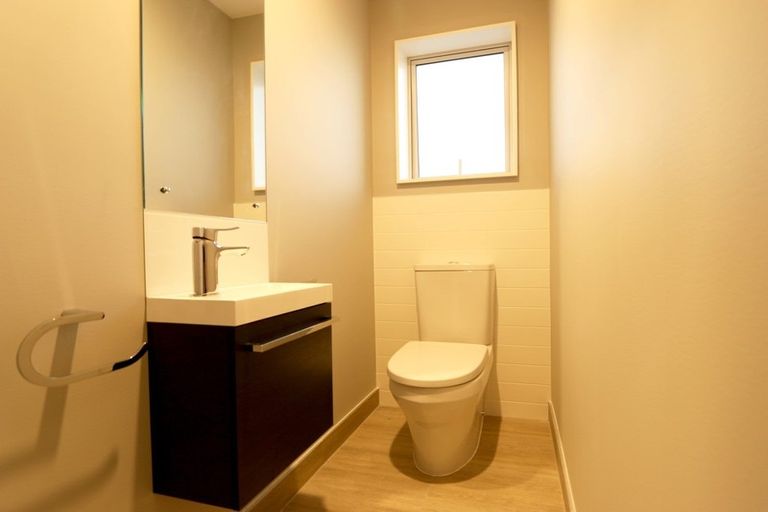 Photo of property in 5e Melia Place, Stanmore Bay, Whangaparaoa, 0932