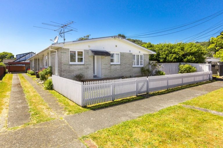 Photo of property in 1/4 Henry Street, Ebdentown, Upper Hutt, 5018