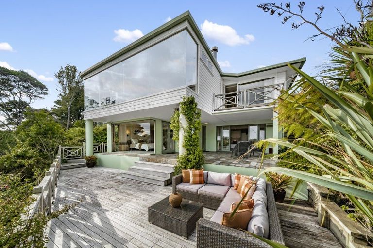 Photo of property in 30 Fairfax Avenue, Northcote, Auckland, 0627