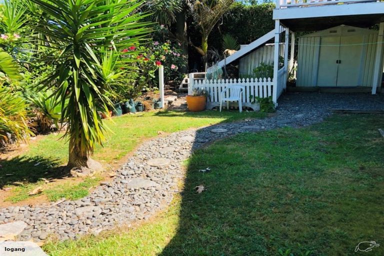 Photo of property in 76 Wade River Road, Stanmore Bay, Whangaparaoa, 0932