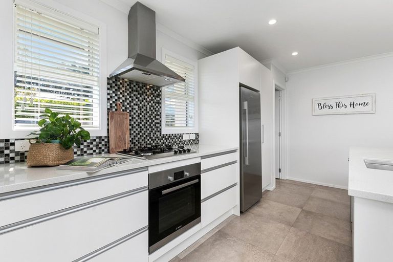 Photo of property in 209 Ballintoy Park Drive, Welcome Bay, Tauranga, 3175