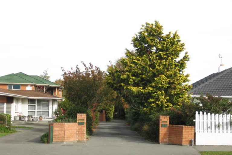 Photo of property in 95 Memorial Avenue, Ilam, Christchurch, 8053