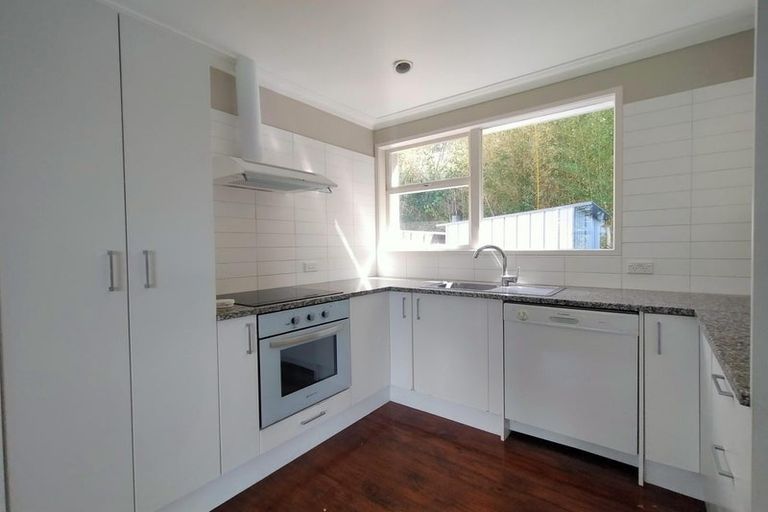 Photo of property in 1/39 St Peters Street, Northcote, Auckland, 0627
