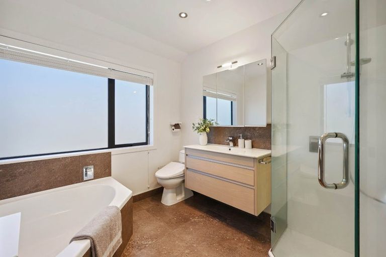 Photo of property in 2/30 Eastern Beach Road, Eastern Beach, Auckland, 2012