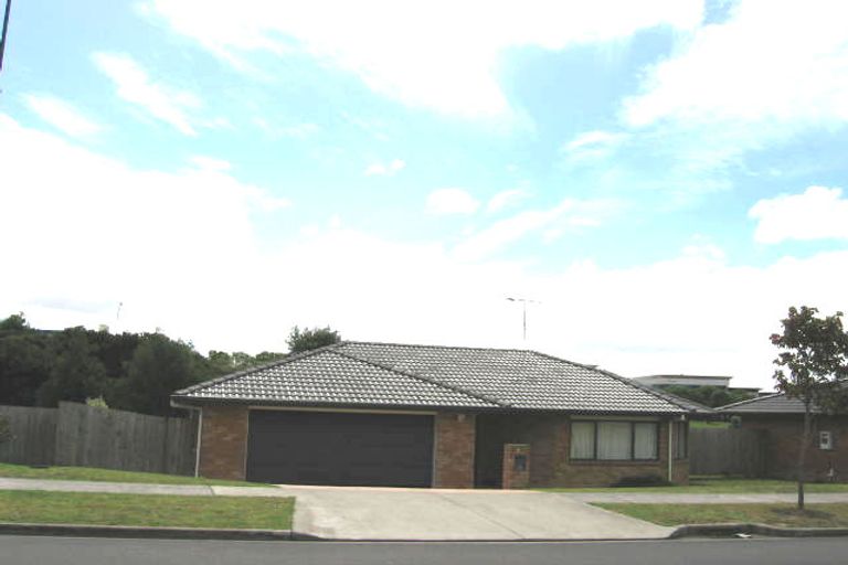 Photo of property in 76 Bluebird Crescent, Unsworth Heights, Auckland, 0632