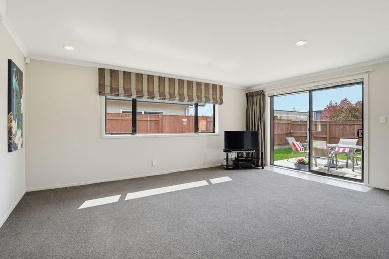 Photo of property in 2 Pegasus Place, Kelvin Grove, Palmerston North, 4414