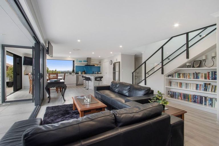 Photo of property in 37 Bert Wall Drive, Omokoroa, 3114