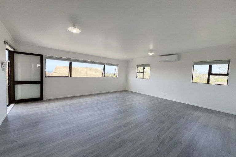 Photo of property in 131 Oaktree Avenue, Browns Bay, Auckland, 0630