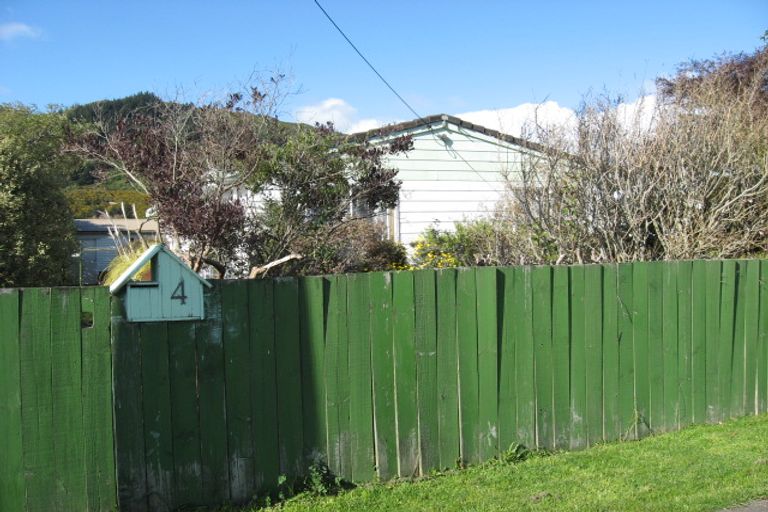 Photo of property in 4 Wellington Road, Wainuiomata, Lower Hutt, 5014