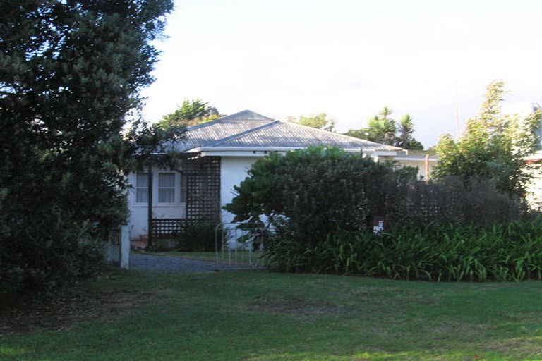 Photo of property in 7 Hemara Street, Waikanae Beach, Waikanae, 5036