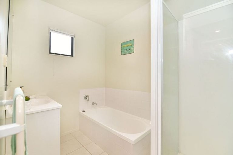 Photo of property in 23/4 Brixton Road, Manly, Whangaparaoa, 0930