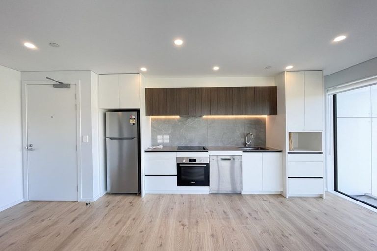 Photo of property in 301/3 Kaipiho Lane, Albany, Auckland, 0632