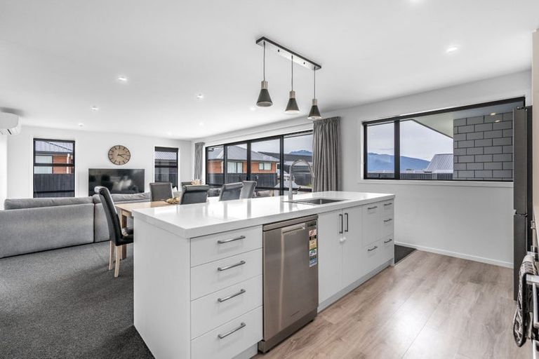 Photo of property in 14 Ralph Moir Drive, Te Anau, 9679