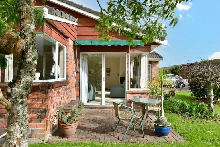 Photo of property in 15 The Grove, Red Beach, 0932