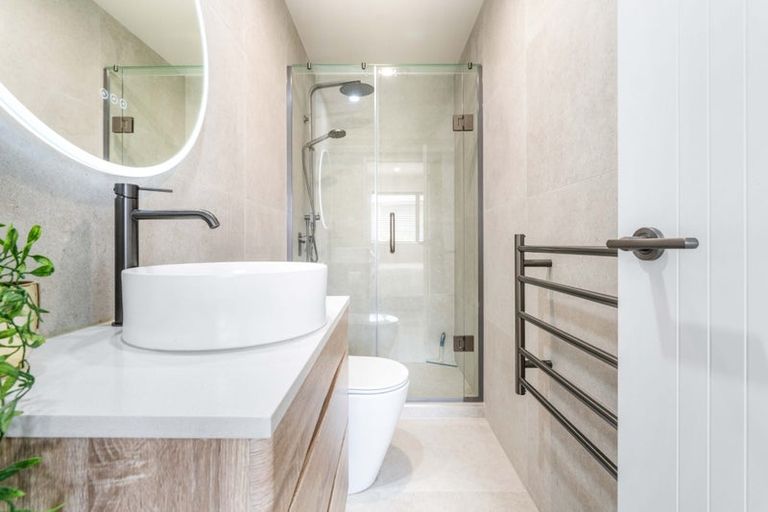 Photo of property in 13f Purata Place, Mangere Bridge, Auckland, 2022