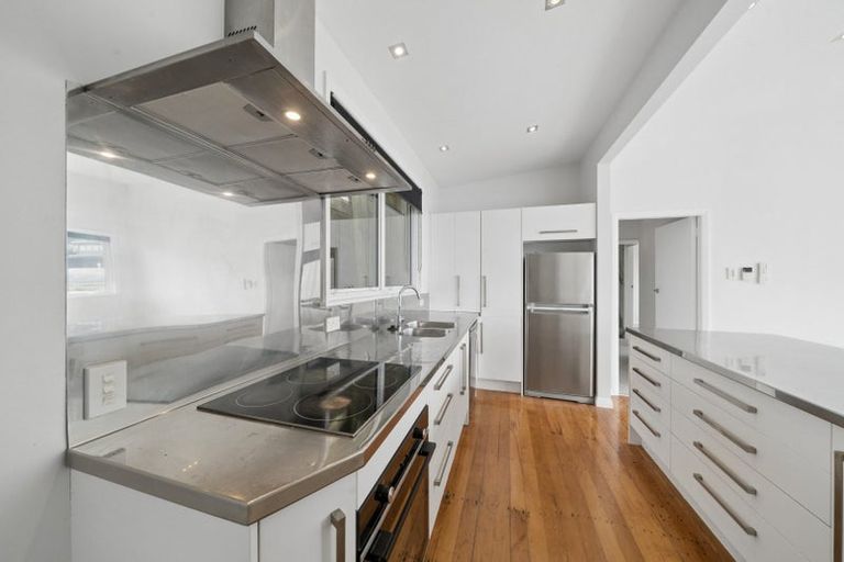 Photo of property in 100 Grafton Road, Roseneath, Wellington, 6011