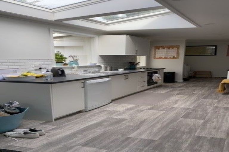 Photo of property in 24 Ngaumatau Road, Point Howard, Lower Hutt, 5013