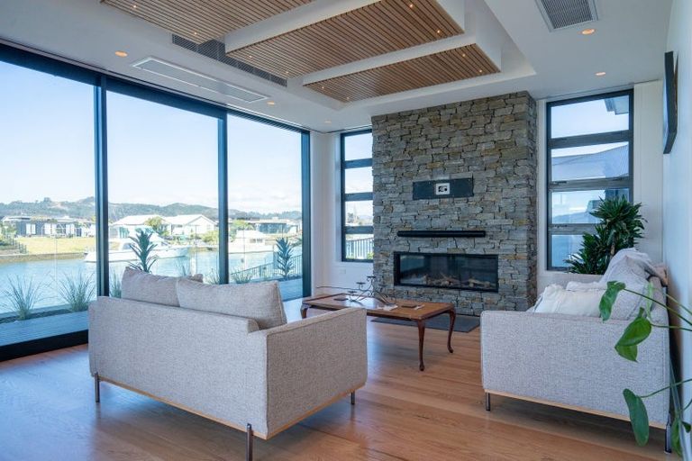 Photo of property in 33 Awatea Drive, Whitianga, 3510