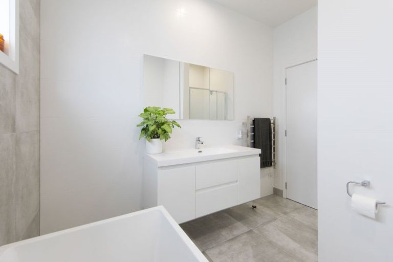 Photo of property in 76 Solan Drive, Waimauku, 0812