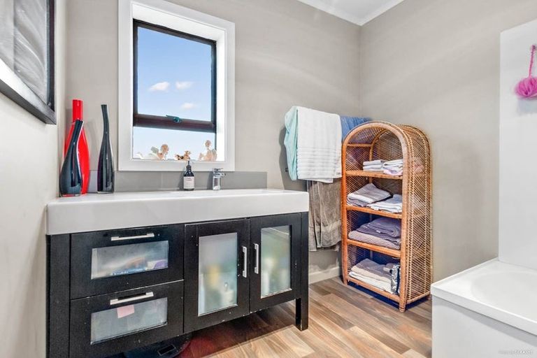 Photo of property in 6 Scott Road, Papakura, 2110