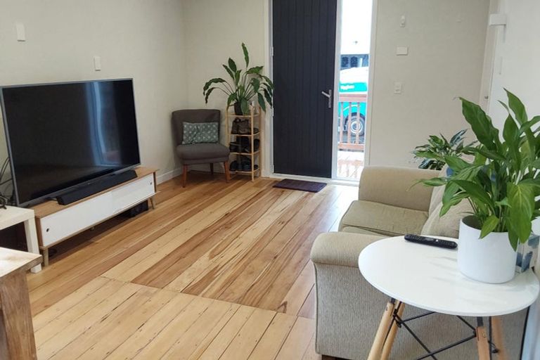 Photo of property in 2/38 Clayburn Road, Glen Eden, Auckland, 0602