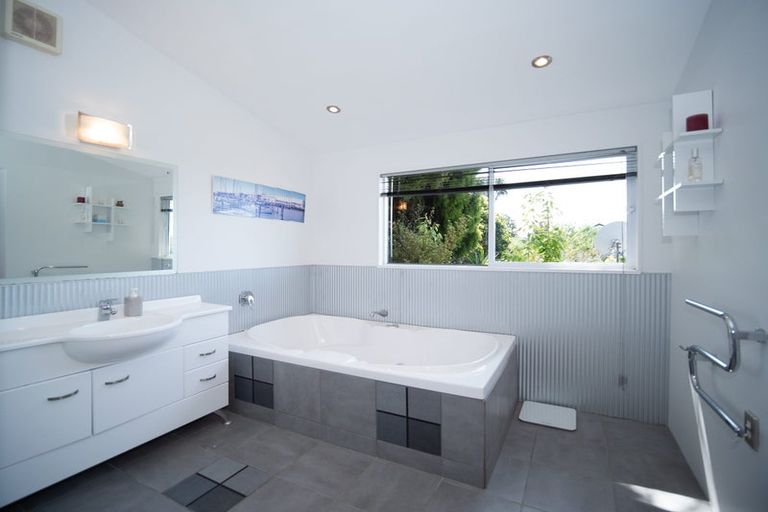 Photo of property in 92 School Road, Paihia, 0200