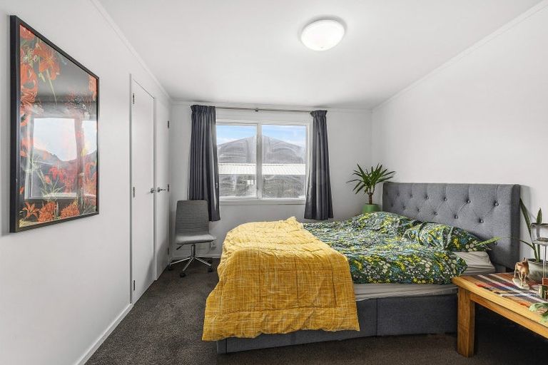 Photo of property in 20/3 Kelvin Grove, Te Aro, Wellington, 6011