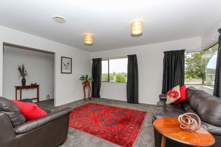 Photo of property in 4 Sandel Rise, Merrilands, New Plymouth, 4312