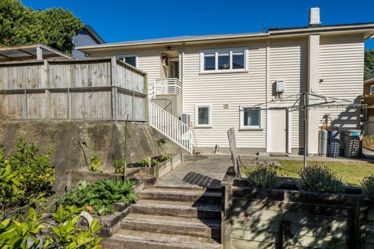 Photo of property in 4 Bell Street, Tawa, Wellington, 5028