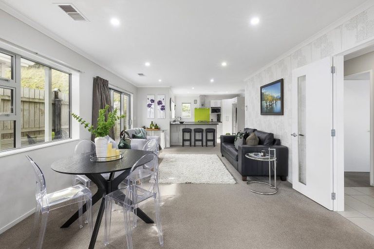 Photo of property in 32 Havana Rise, Grenada Village, Wellington, 6037