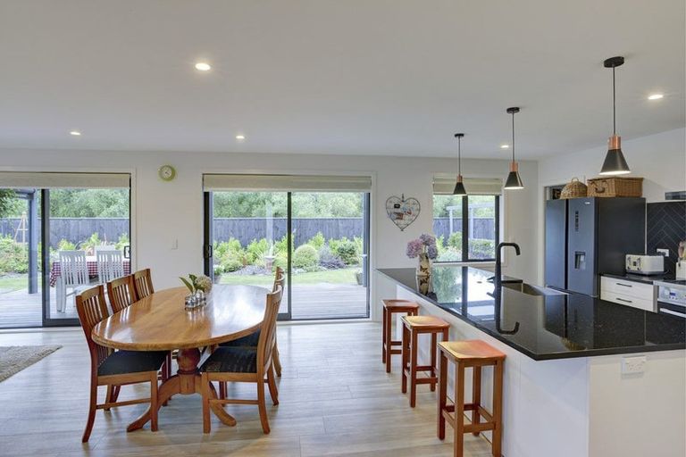 Photo of property in 72 Feist Street, Carterton, 5713