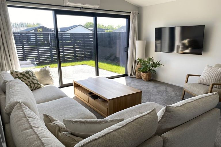 Photo of property in 32 Kiekie Road, Casebrook, 8051