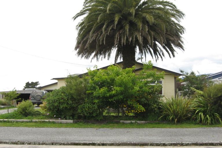 Photo of property in 93 Domett Street, Westport, 7825