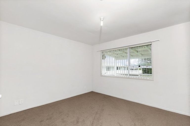 Photo of property in 1696 South Head Road, South Head, Helensville, 0874