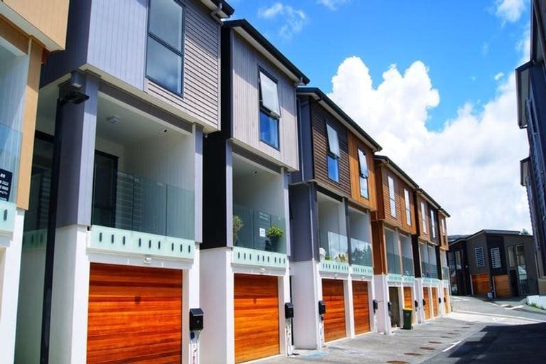 Photo of property in 40 Akeake Lane, Albany Heights, Auckland, 0632