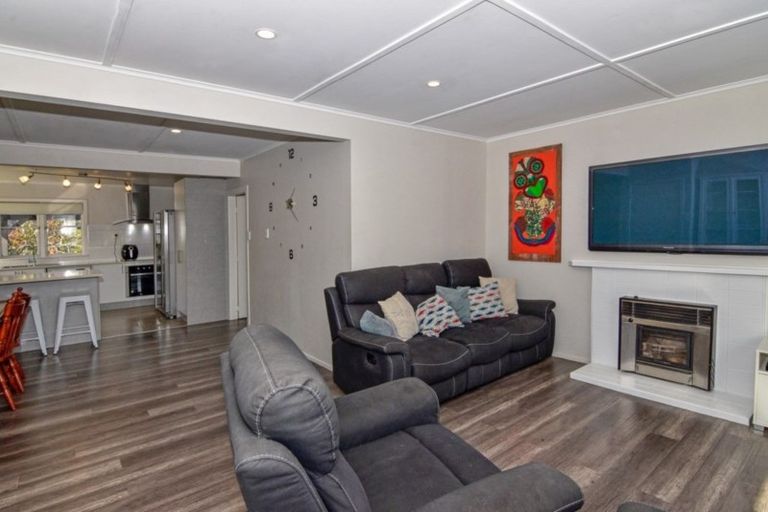 Photo of property in 4 Kay Road, Manurewa, Auckland, 2102