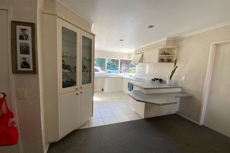 Photo of property in 2/246 Cascades Road, Botany Downs, Auckland, 2010