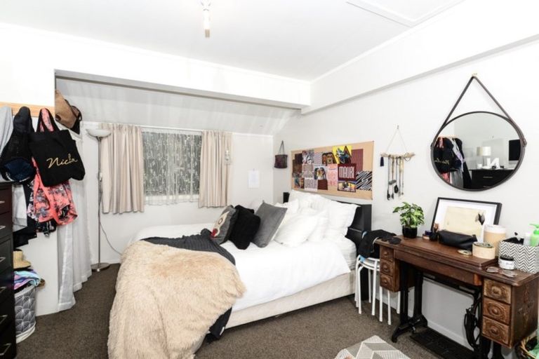 Photo of property in 92 Carrington Avenue, Silverdale, Hamilton, 3216