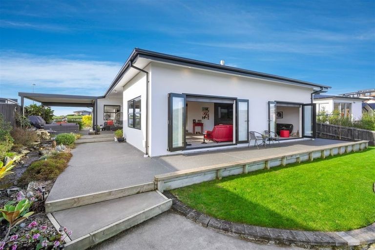 Photo of property in 152 Penruddock Rise, Westmorland, Christchurch, 8025