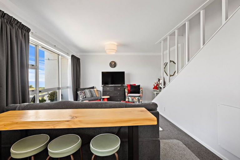 Photo of property in 27b Port View Crescent, Moturoa, New Plymouth, 4310