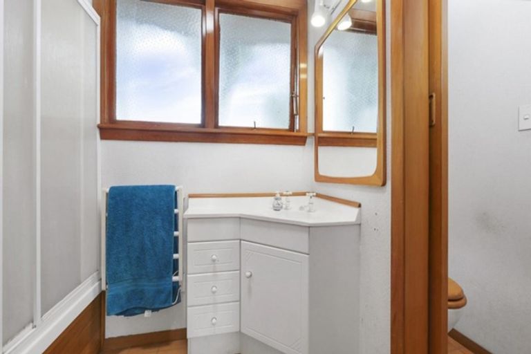 Photo of property in 6 Neave Place, Hillmorton, Christchurch, 8025